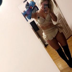 Halloween costume Daenerys targarian